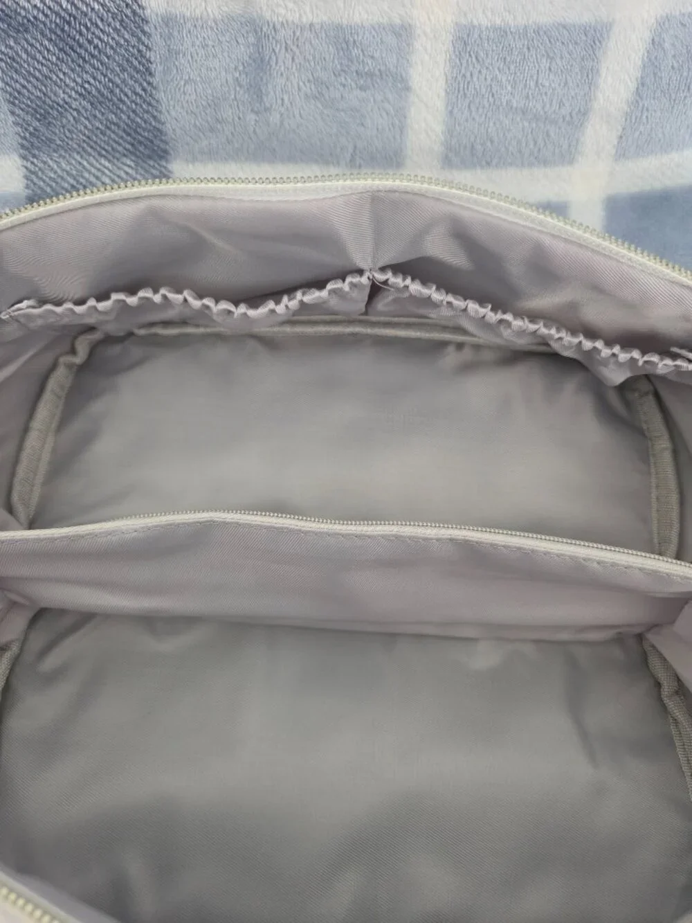 Large Capacity Travel Cosmetic Bag, White, NWOT